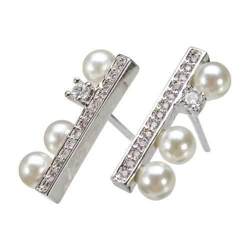 Pearl Ear Stud