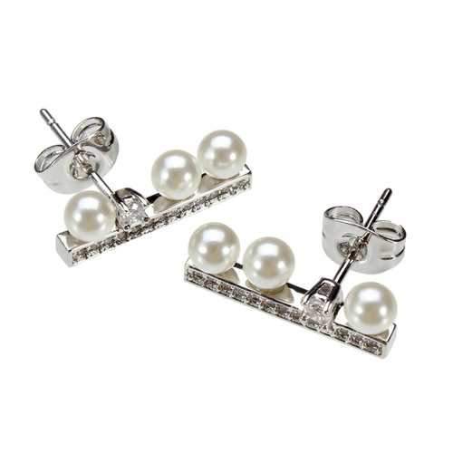 Pearl Ear Stud