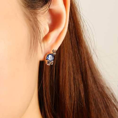 Skull Crown Ear Stud
